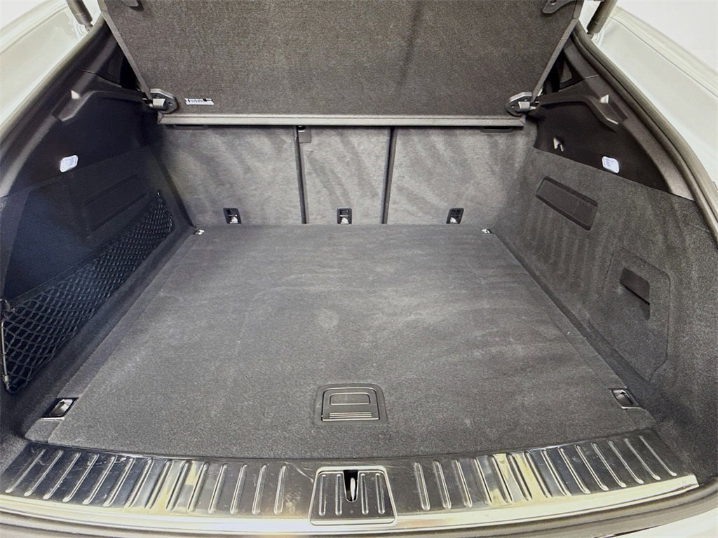 Used 2022 Porsche Cayenne Platinum Edition image 28