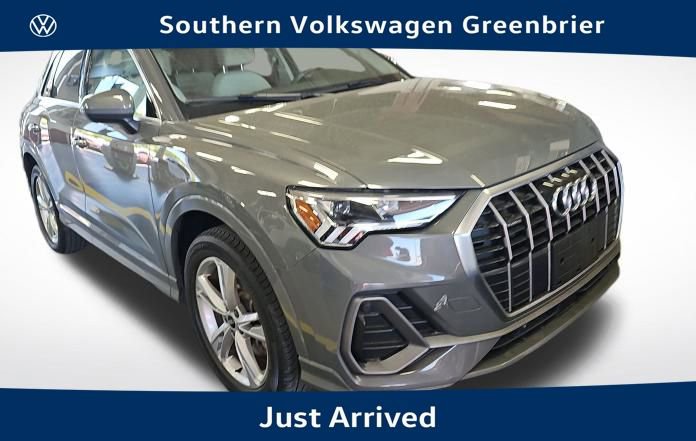 Used 2023 Audi Q3 2.0T Premium w/ Convenience Package AWD/4WD image 1