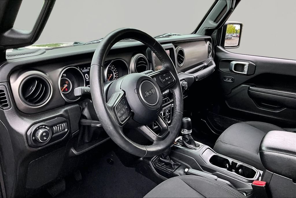 Used 2022 Jeep Gladiator Sport AWD/4WD image 15