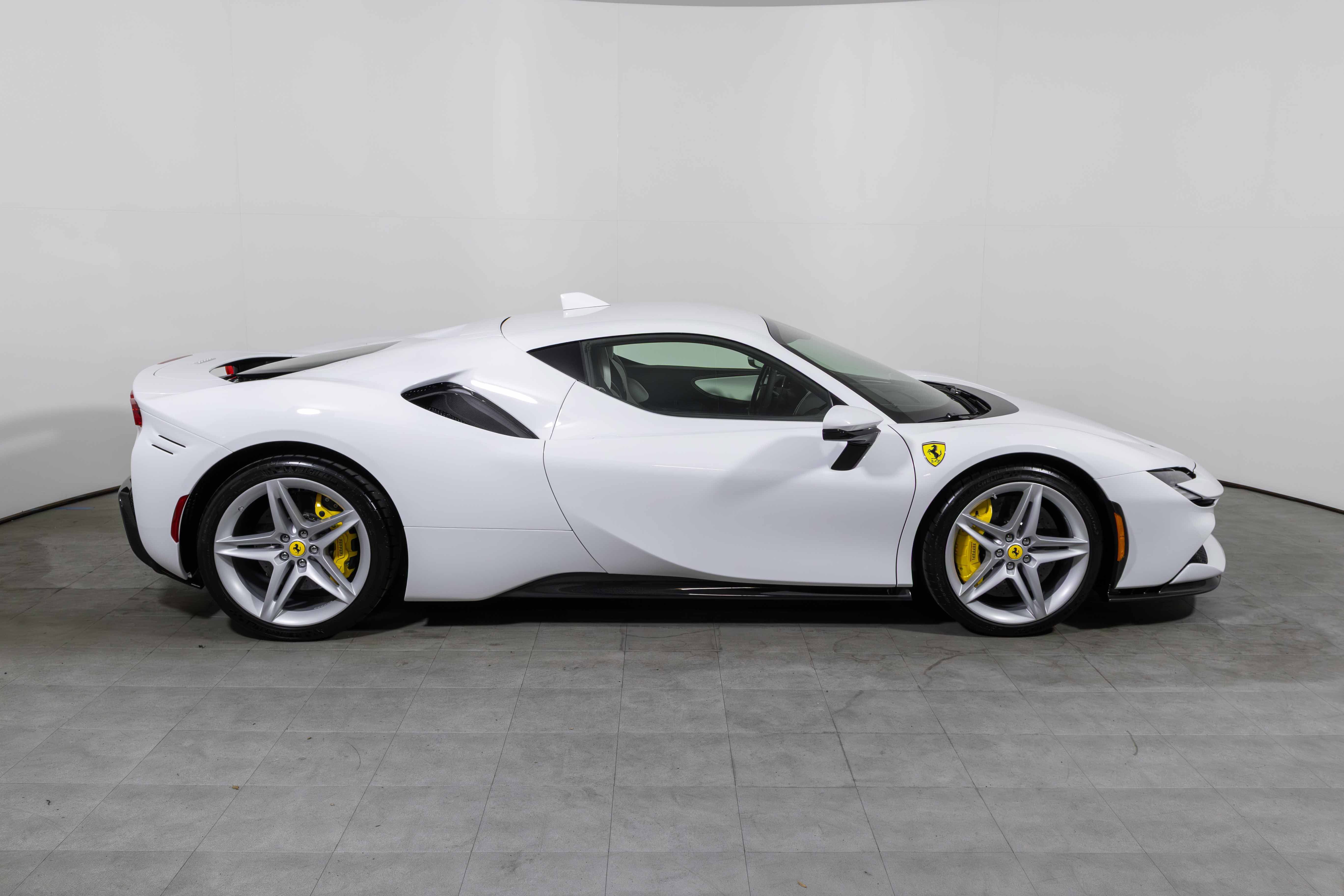 Used 2023 Ferrari SF90 Stradale image 5