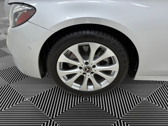 Used 2019 Mercedes-Benz E 300 4MATIC image 9