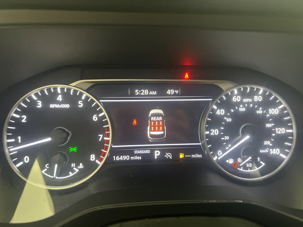 Used 2024 Nissan Pathfinder S image 13