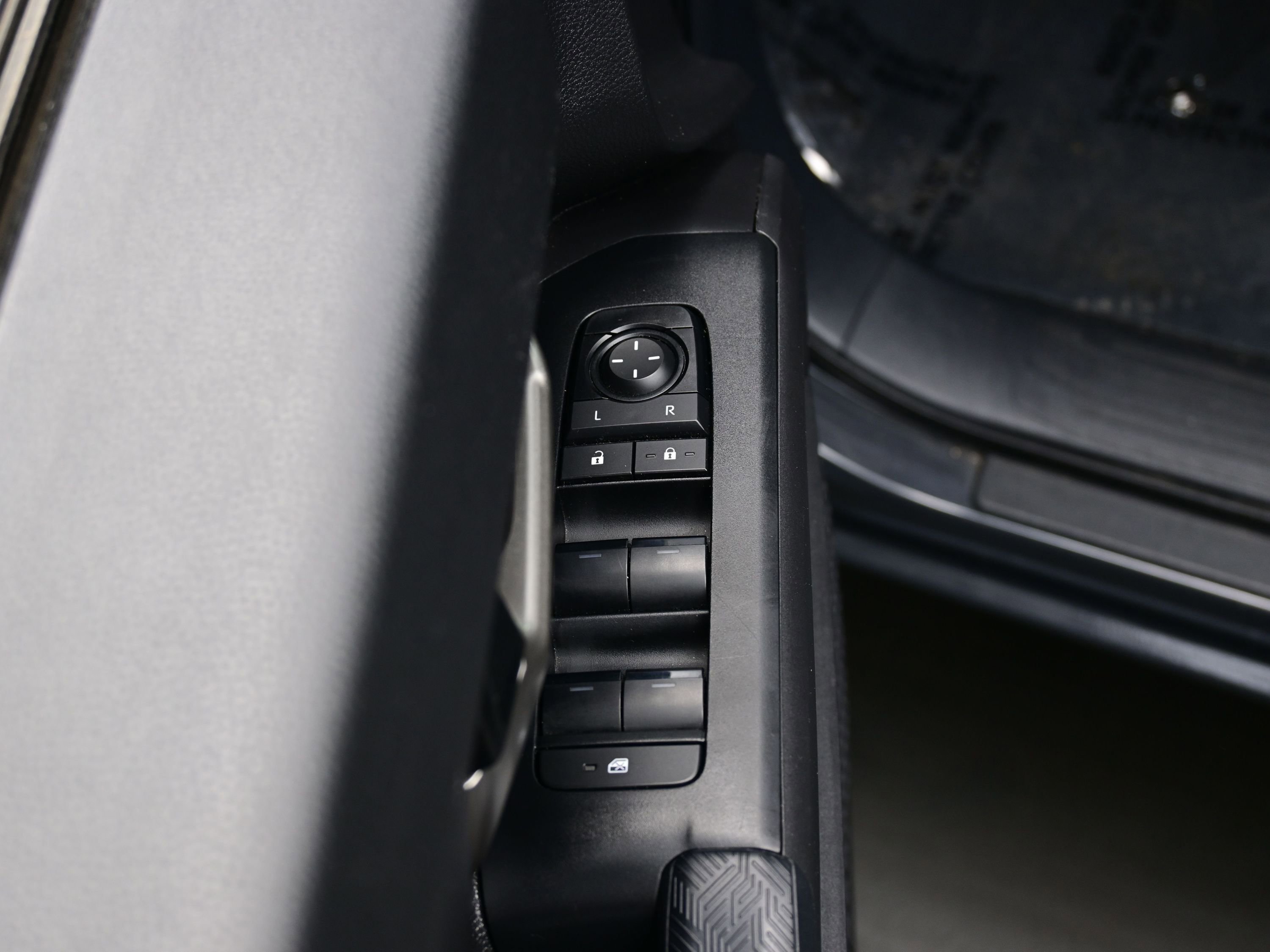 Used 2024 Toyota Tacoma TRD Off-Road image 11