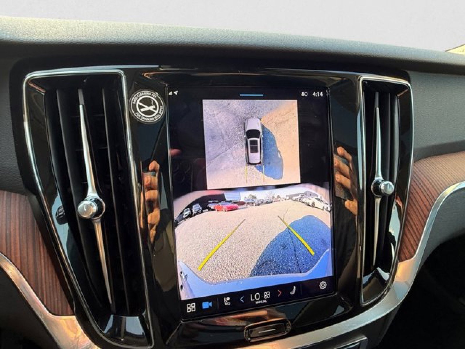 Used 2025 Volvo V60 B5 Cross Country Plus image 17