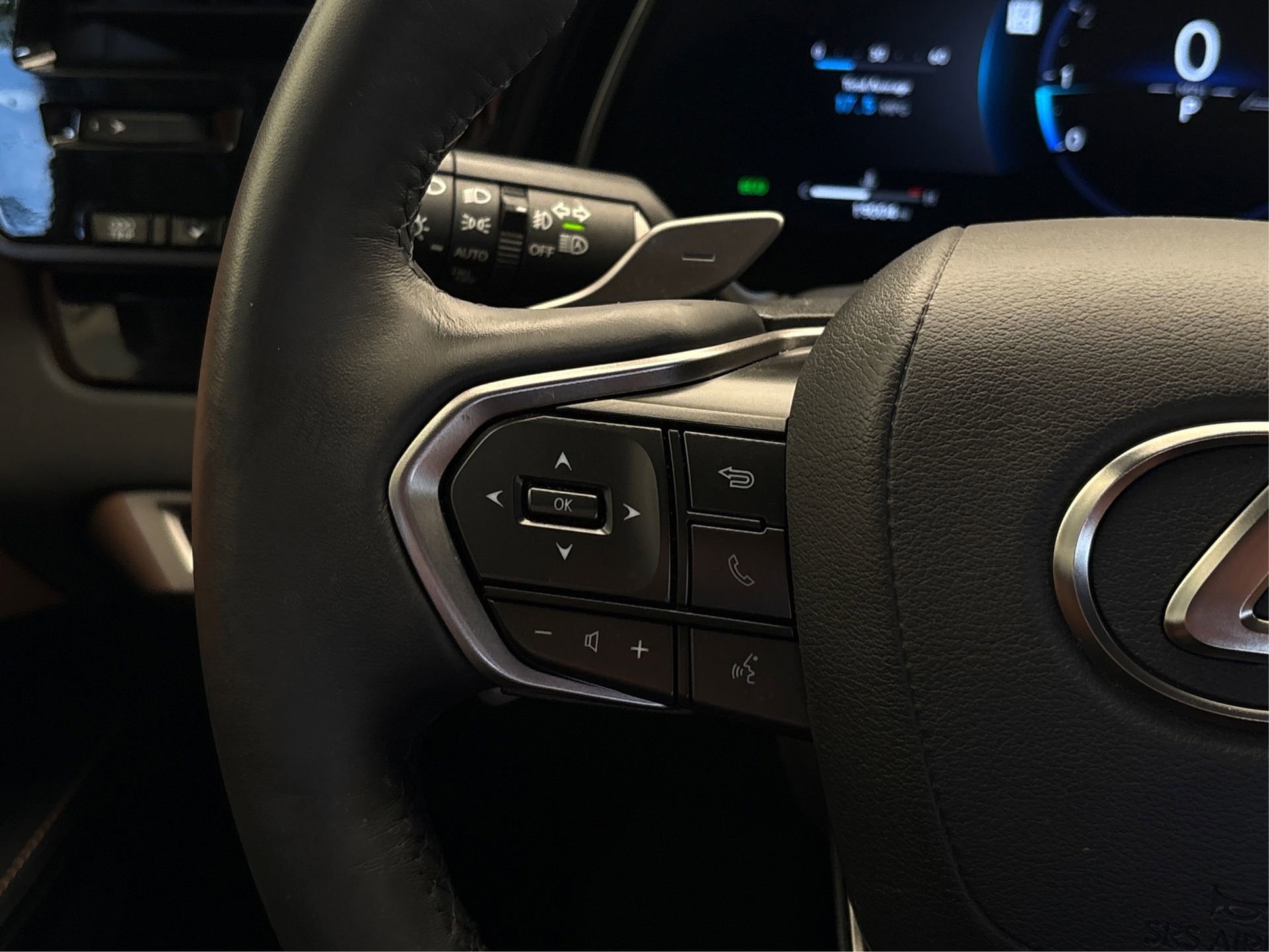 Used 2025 Lexus RX 350 FWD w/ Technology Package image 26