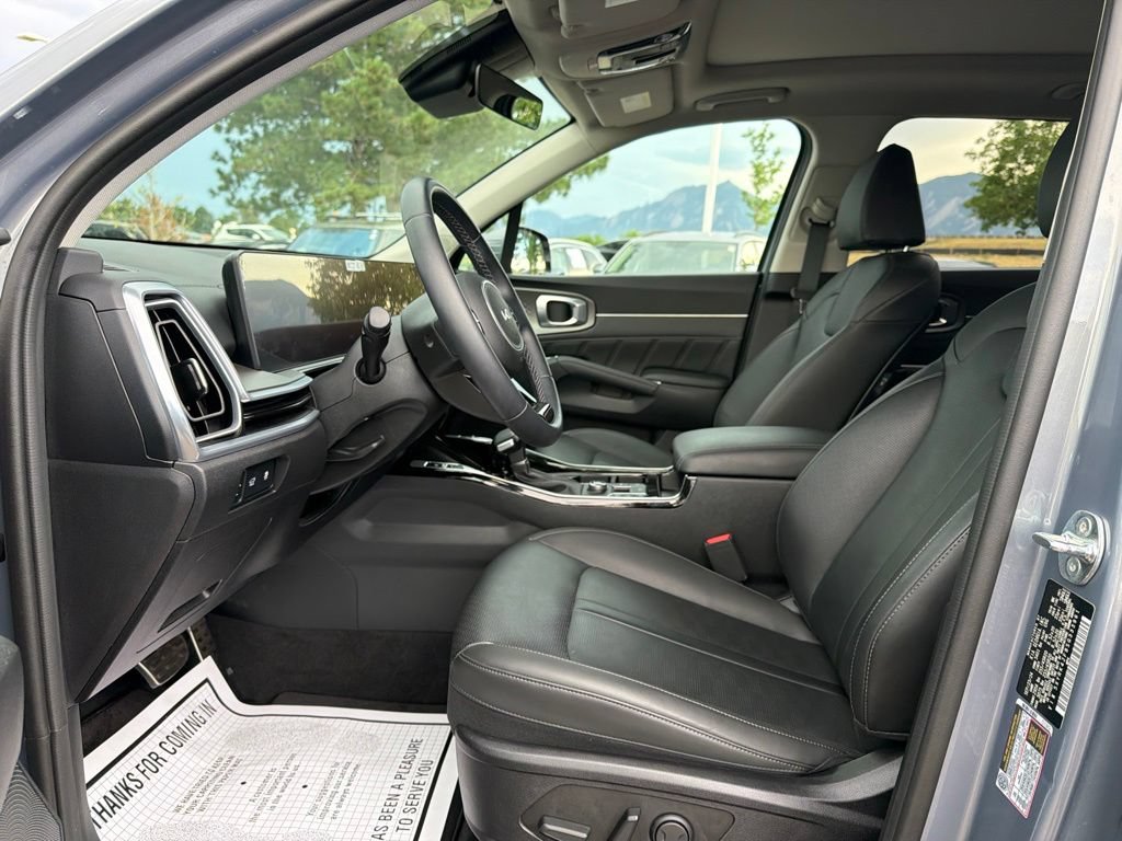 Used 2025 Kia Sorento SX FWD image 25
