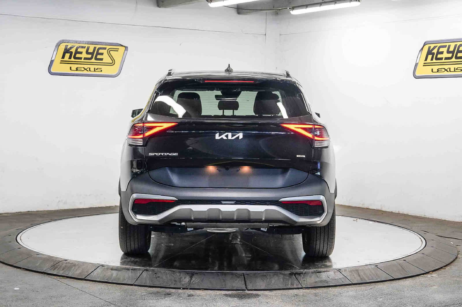 Used 2024 Kia Sportage EX w/ EX Premium Package AWD/4WD image 3