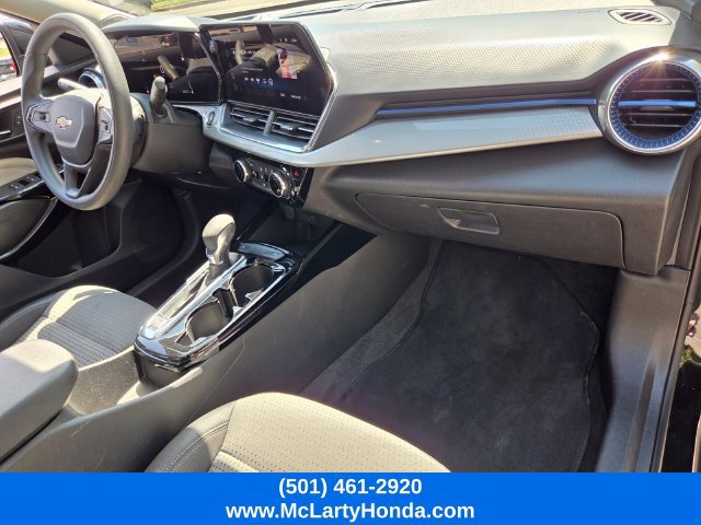Used 2025 Chevrolet Trax LT FWD image 16