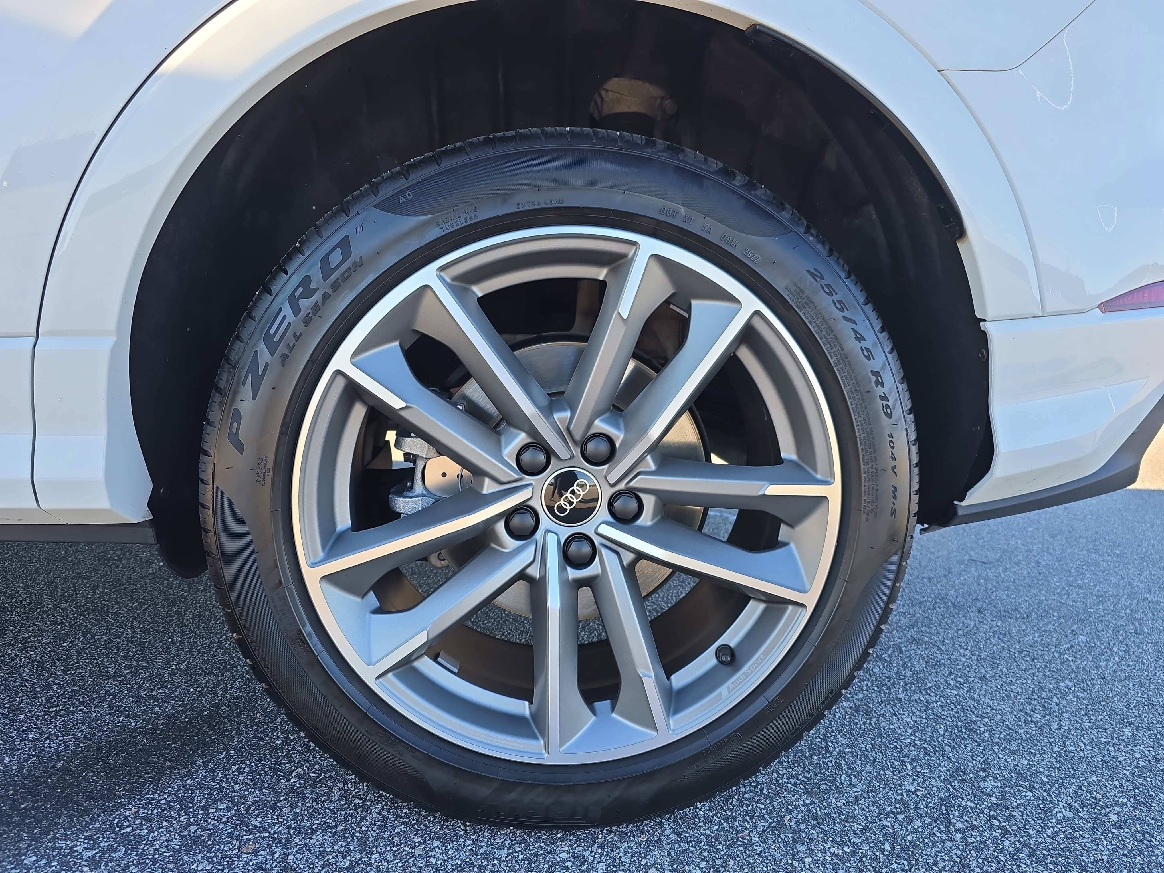 Certified 2023 Audi Q3 2.0T Premium w/ Black Optic Sport Package image 31