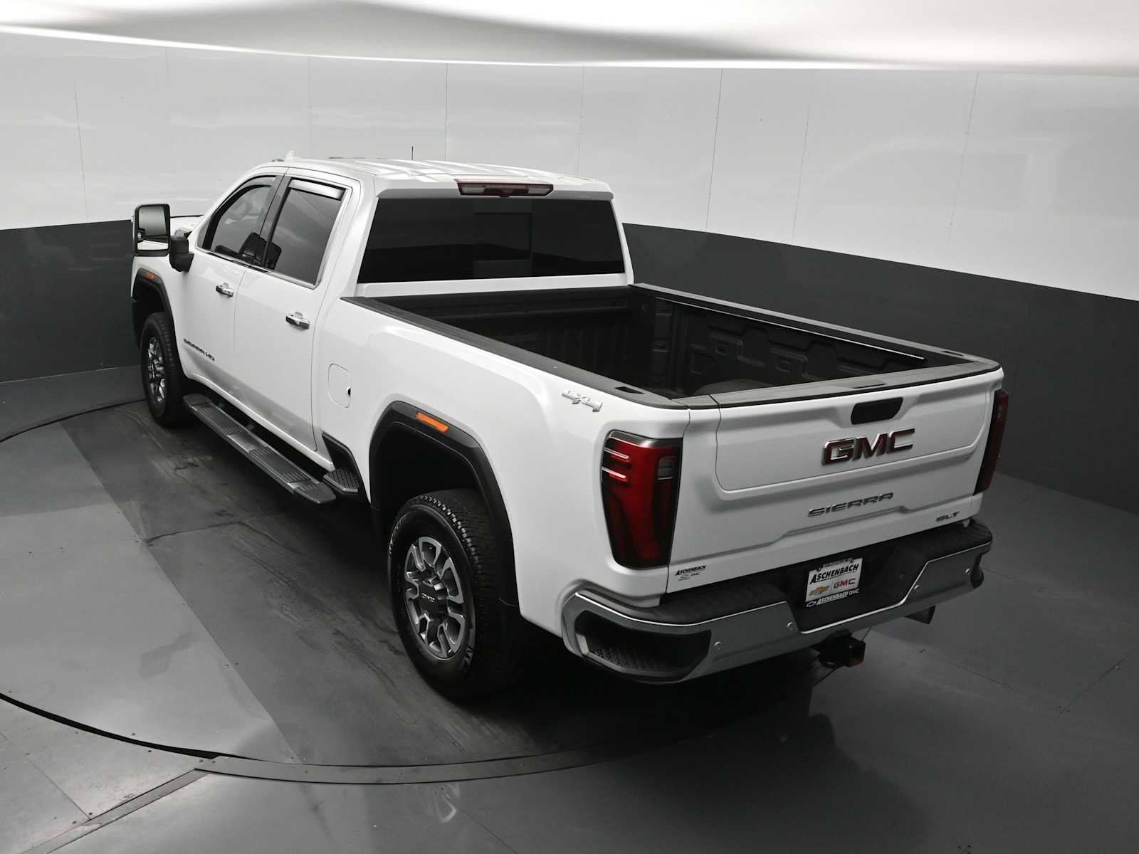 Used 2024 GMC Sierra 3500 SLT w/ SLT Premium Package image 15