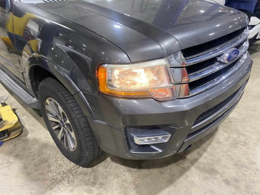 Certified 2017 Ford Expedition XLT w/ Equipment Group 202A AWD/4WD image 5