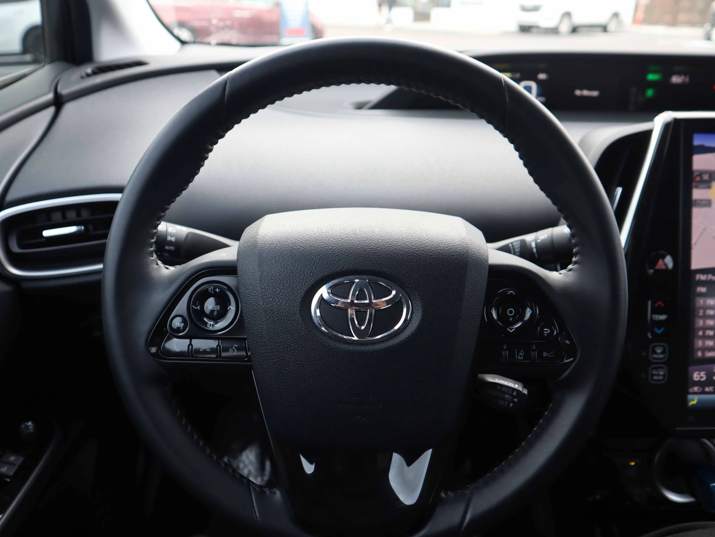 Used 2020 Toyota Prius Prime XLE image 14