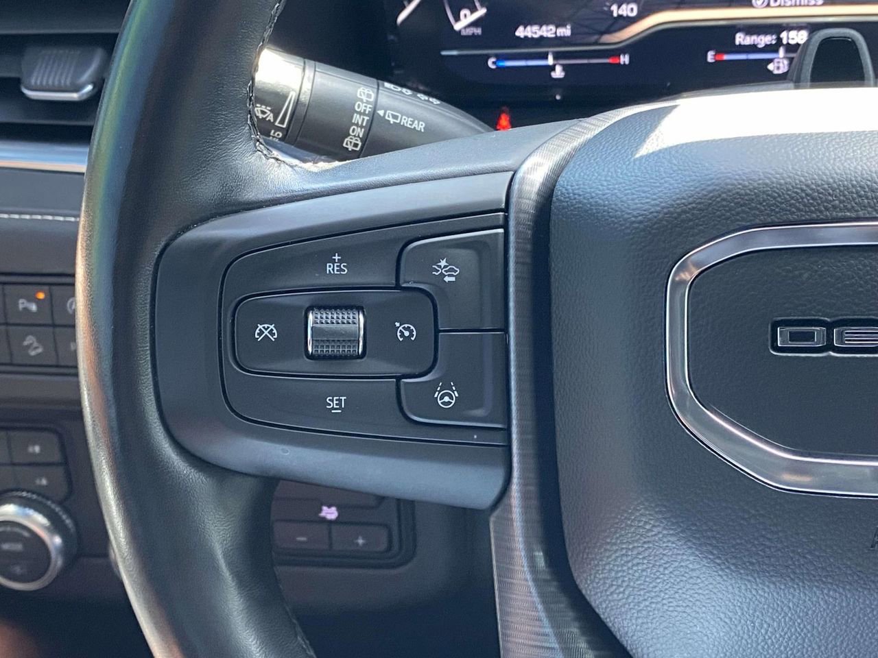 Used 2023 GMC Yukon Denali Ultimate AWD/4WD image 23