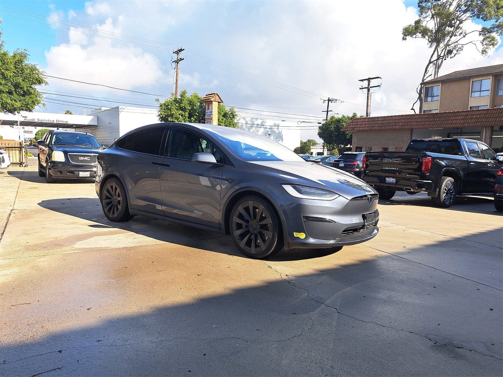 Used 2022 Tesla Model X Plaid image 2