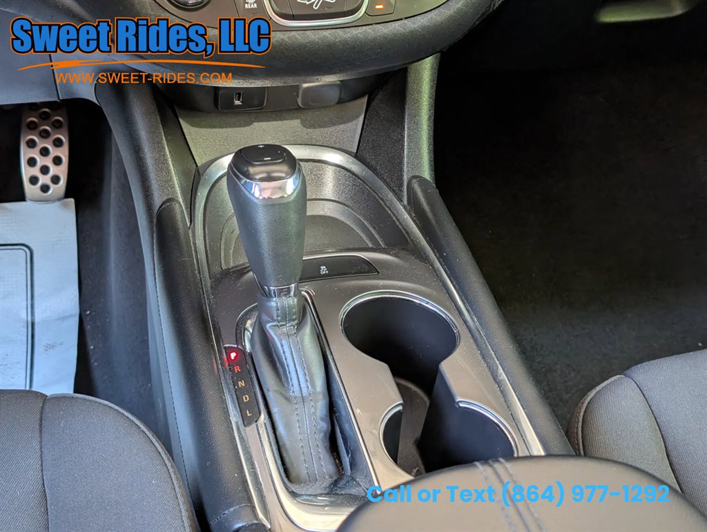 Used 2017 Chevrolet Malibu LT FWD image 16