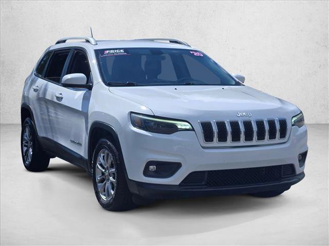 Used 2020 Jeep Cherokee Latitude Plus w/ Cold Weather Group FWD image 3