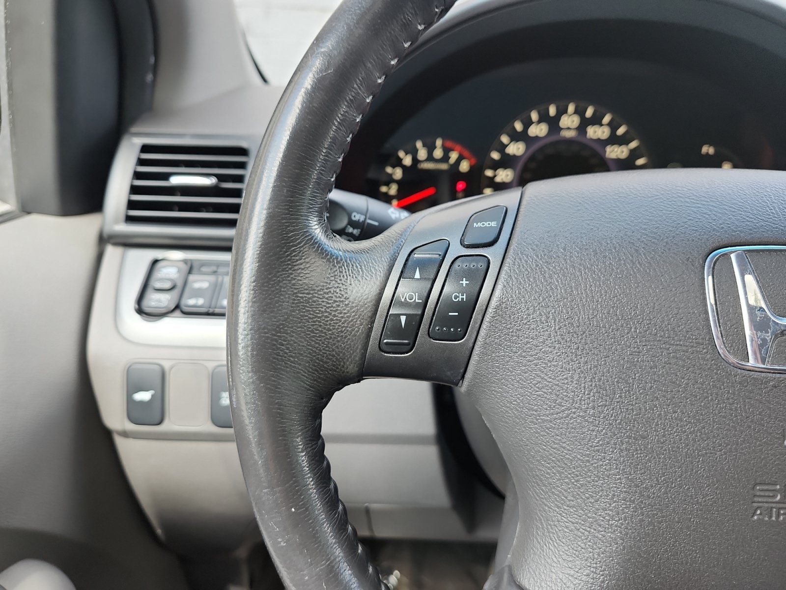 Used 2010 Honda Odyssey EX-L image 23
