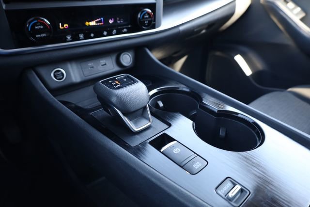 Used 2023 Nissan Rogue SV image 26