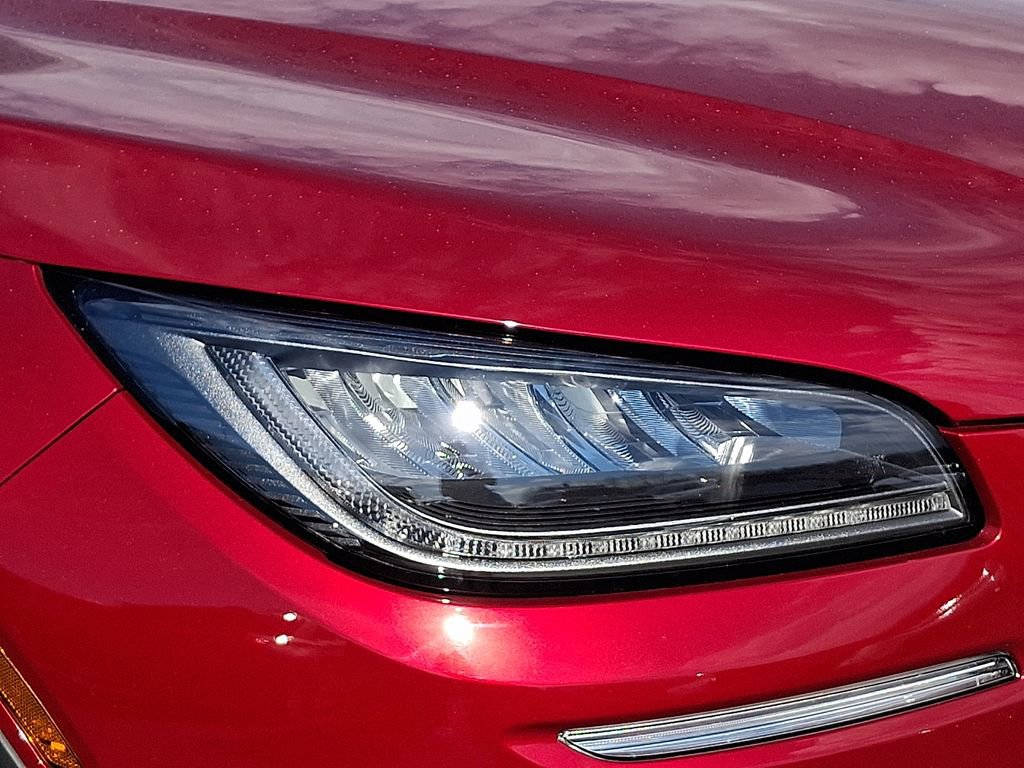 Used 2021 Lincoln Corsair AWD w/ Equipment Group 101A image 9
