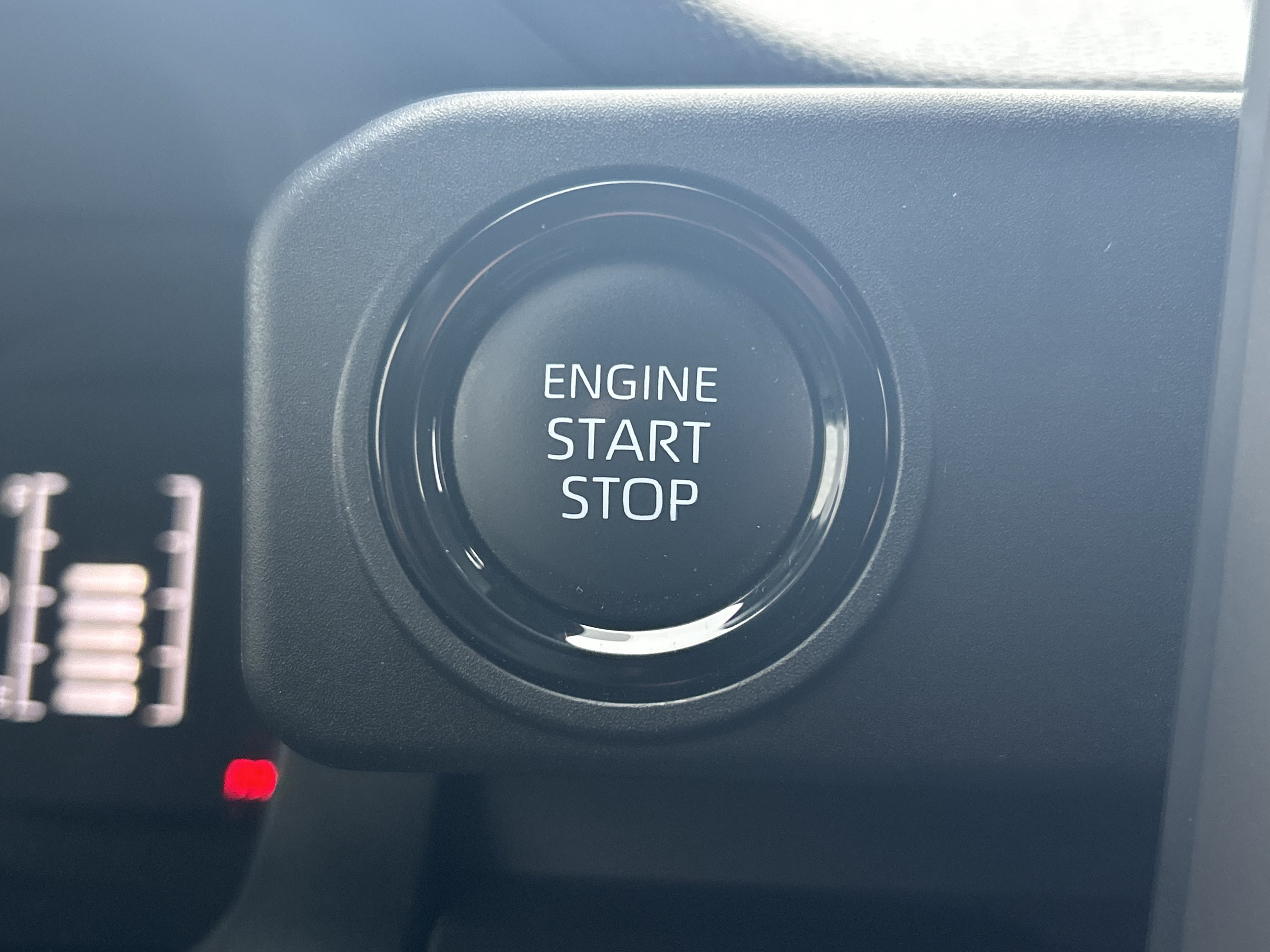 Certified 2024 Toyota Tacoma SR5 AWD/4WD image 31