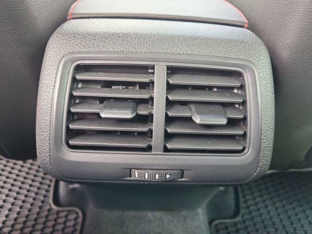 Used 2018 Volkswagen GTI SE w/ SE Leather Package image 21