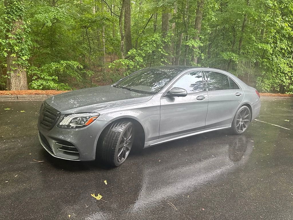 Used 2020 Mercedes-Benz S 560 Sedan w/ AMG Line Exterior image 3