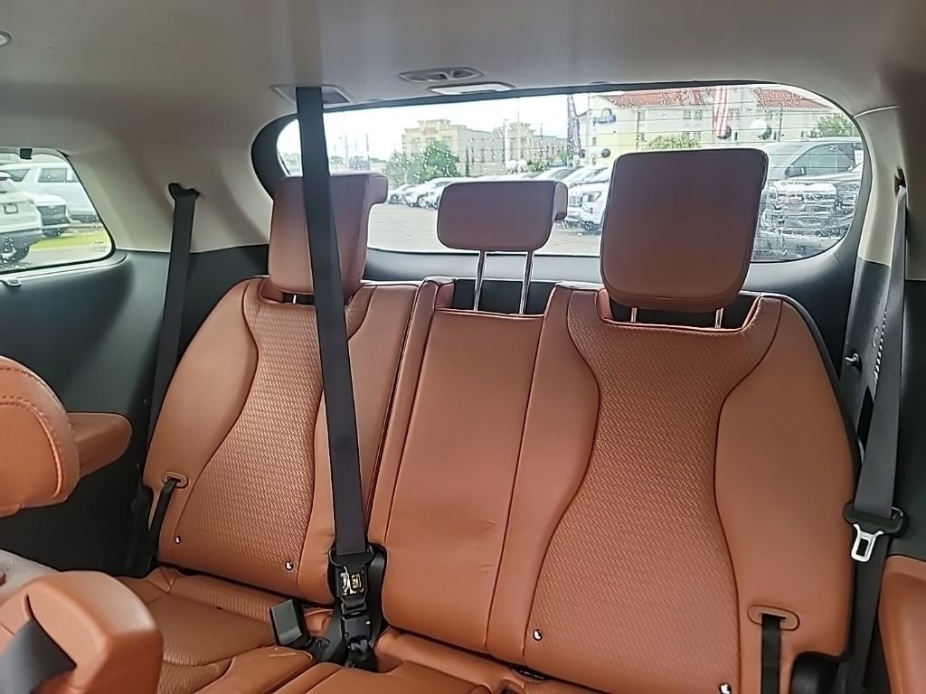 Used 2023 Kia Carnival SX Prestige FWD image 12