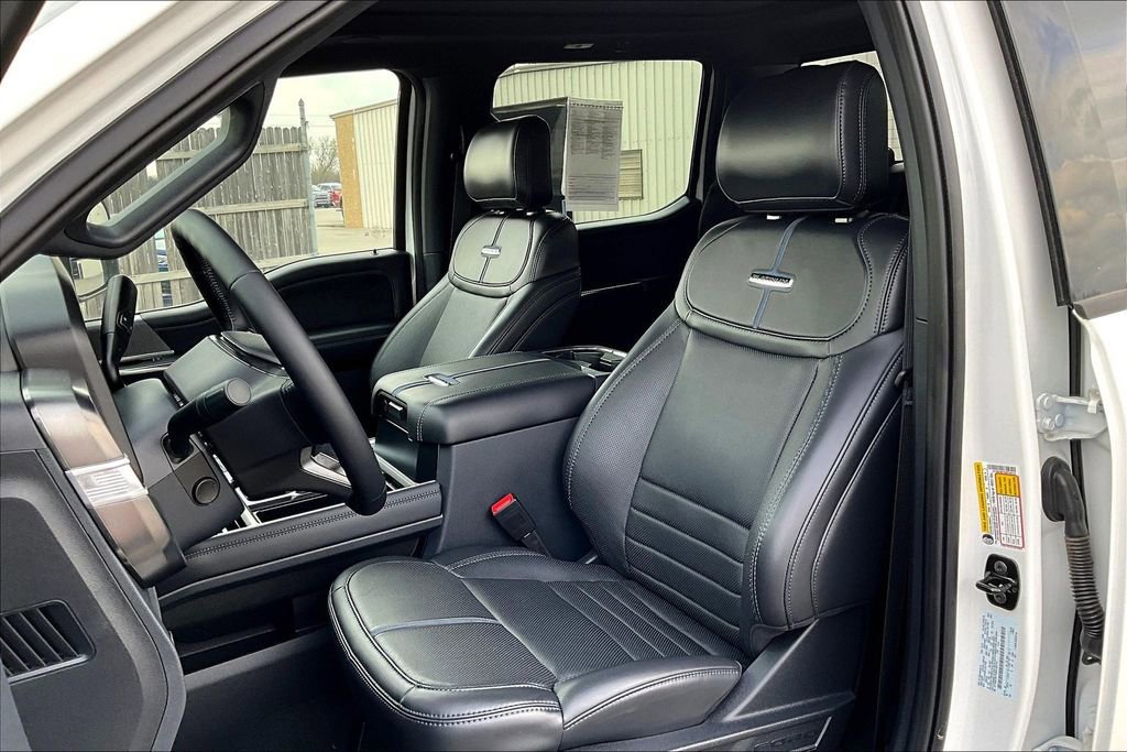 Used 2025 Ford F350 Platinum w/ FX4 Off-Road Package image 27