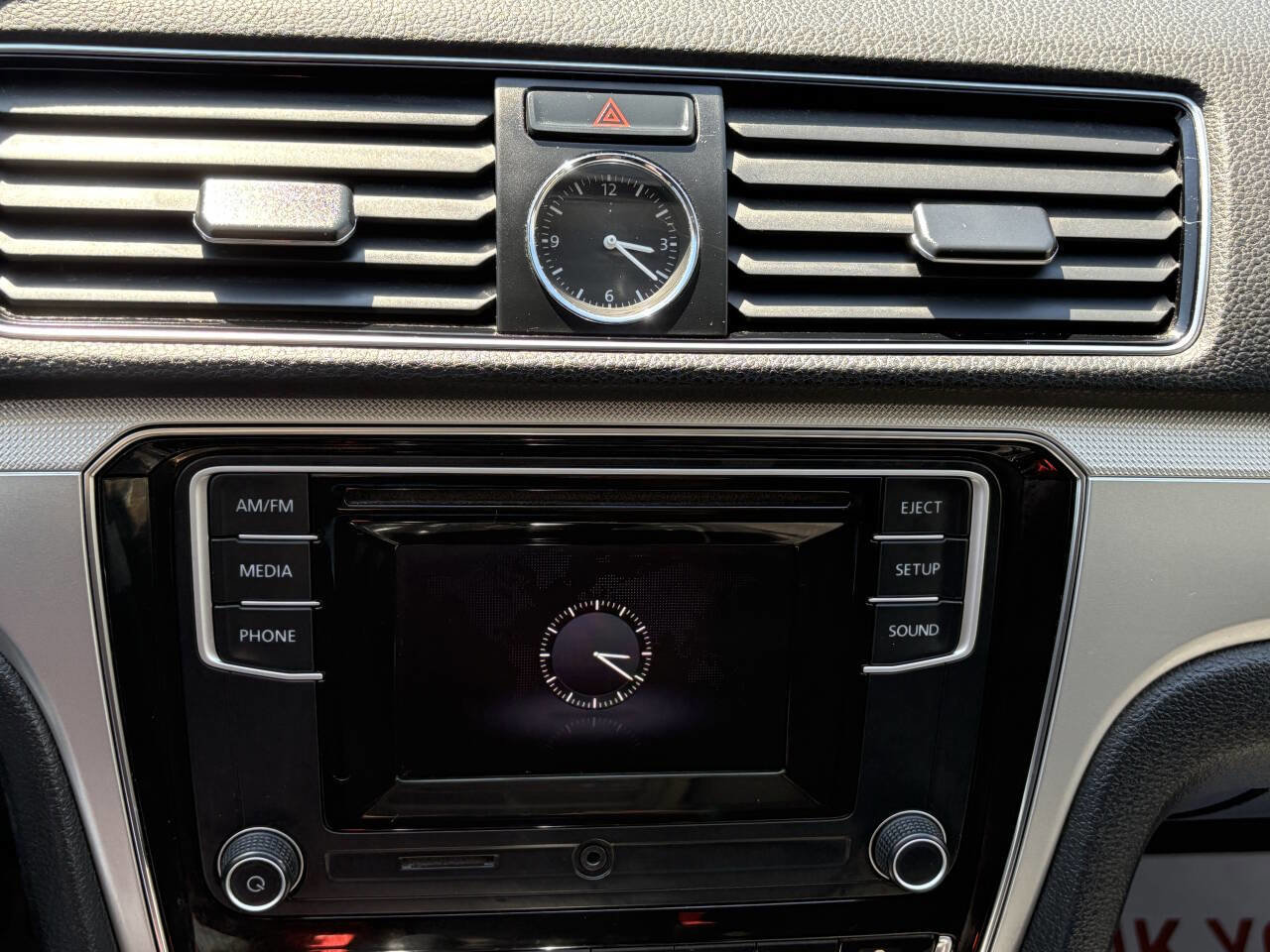 Used 2016 Volkswagen Passat 1.8T S image 36