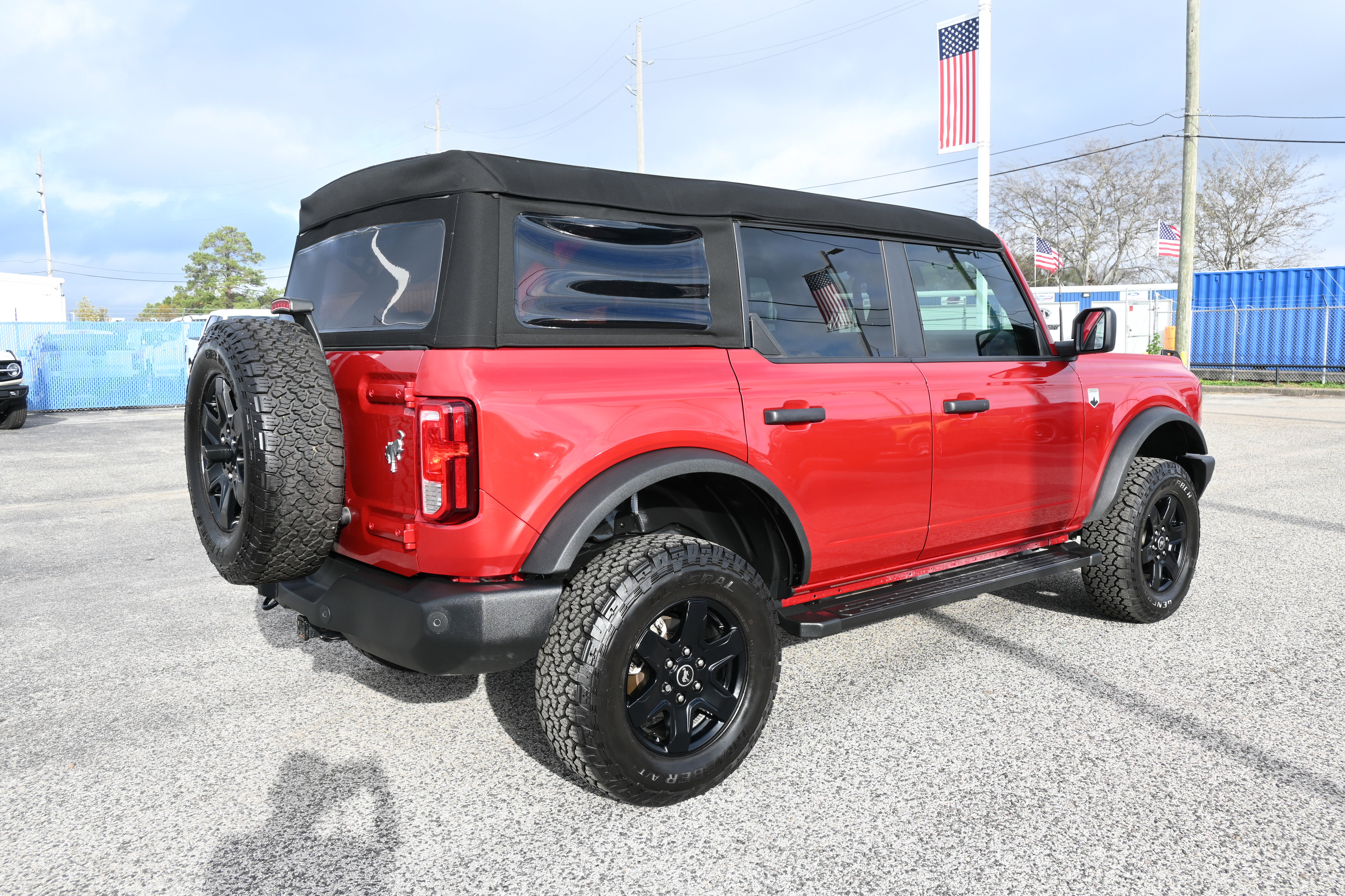 Used 2021 Ford Bronco Big Bend image 2