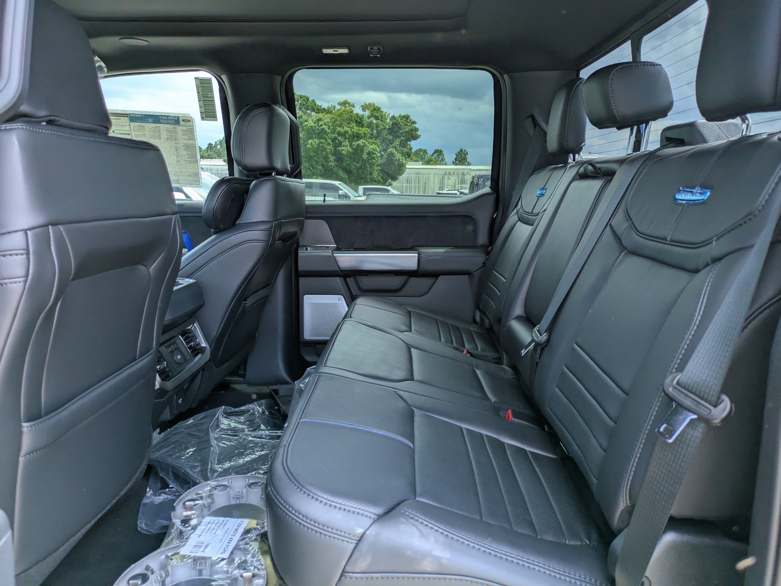 New 2025 Ford F350 Platinum w/ FX4 Off-Road Package image 13