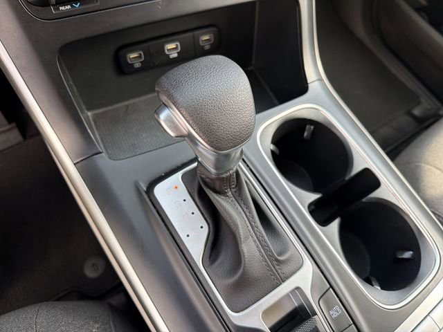 Used 2023 Kia Carnival LX FWD image 21