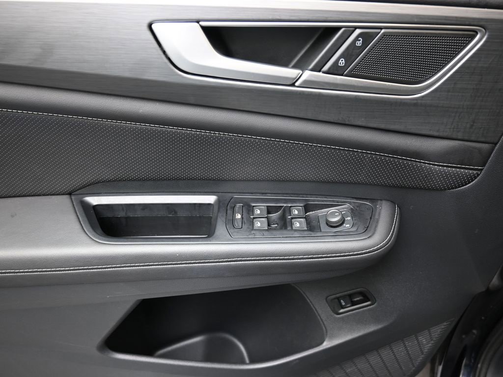 Used 2025 Volkswagen Atlas Cross Sport SE image 21