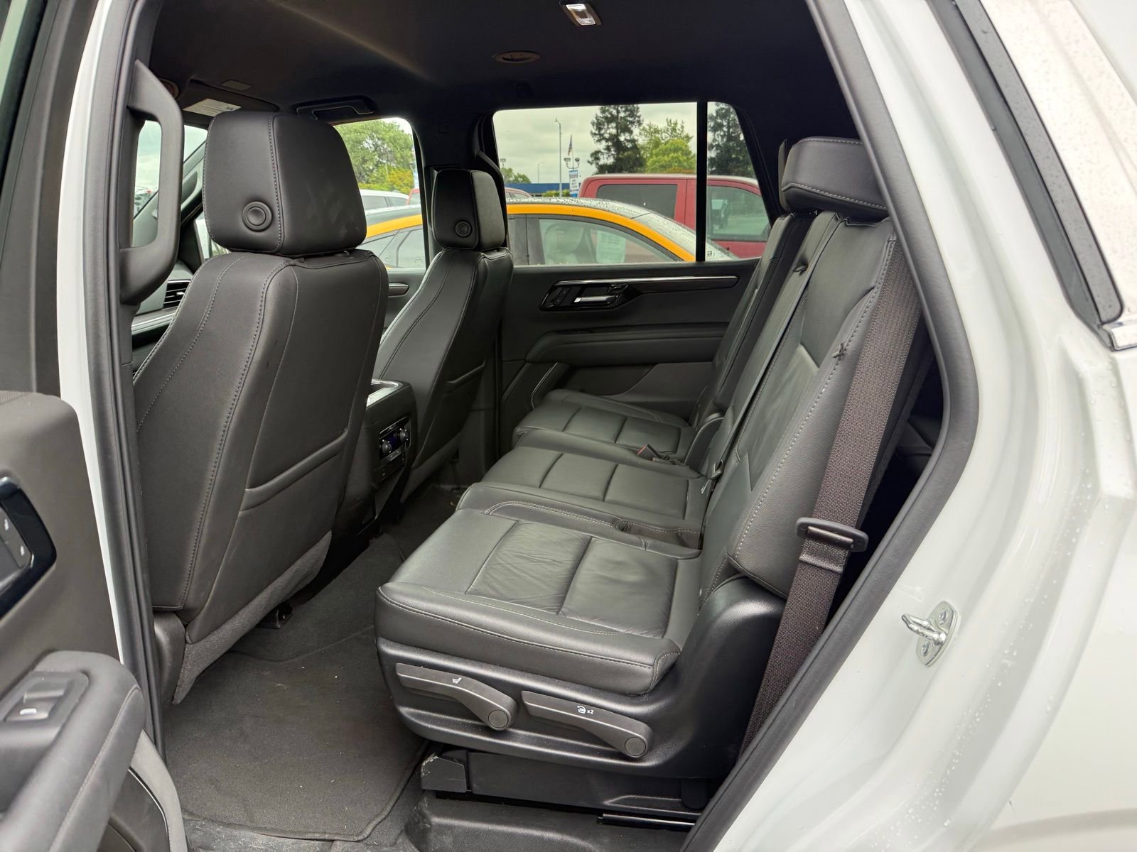 Used 2025 Chevrolet Tahoe LT AWD/4WD image 12