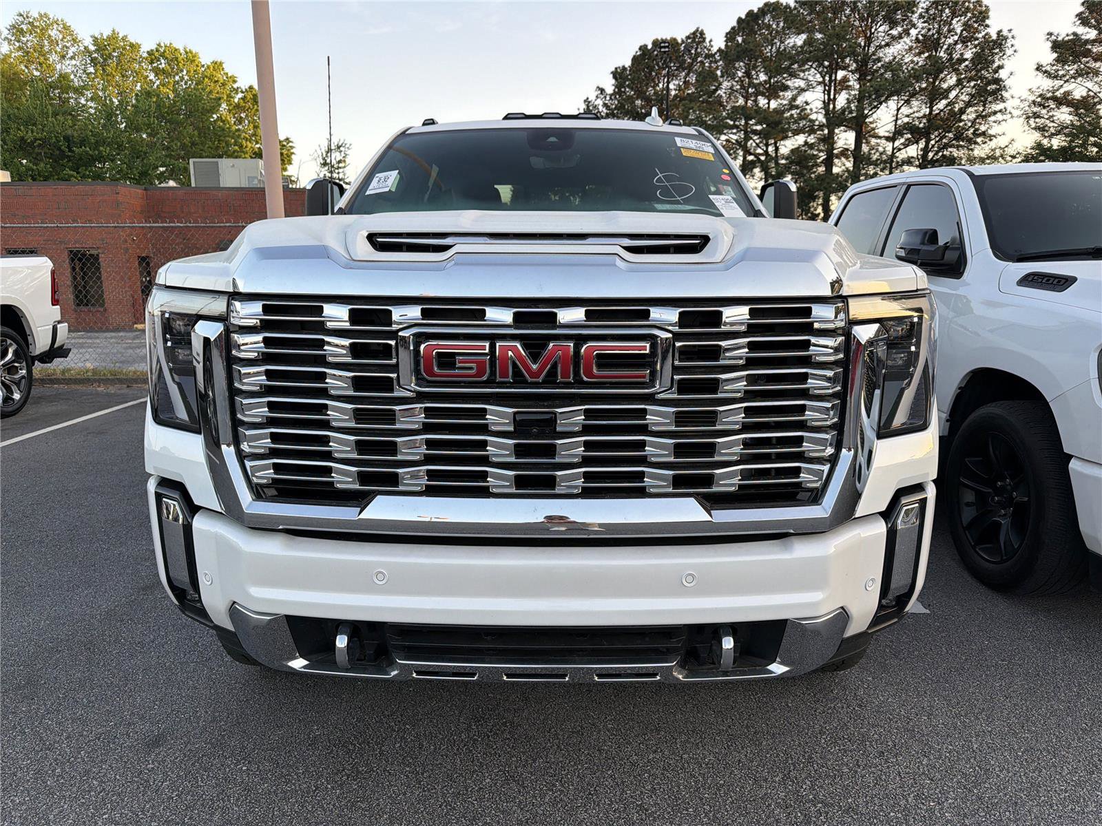 Used 2024 GMC Sierra 2500 Denali w/ Denali Reserve Package image 2