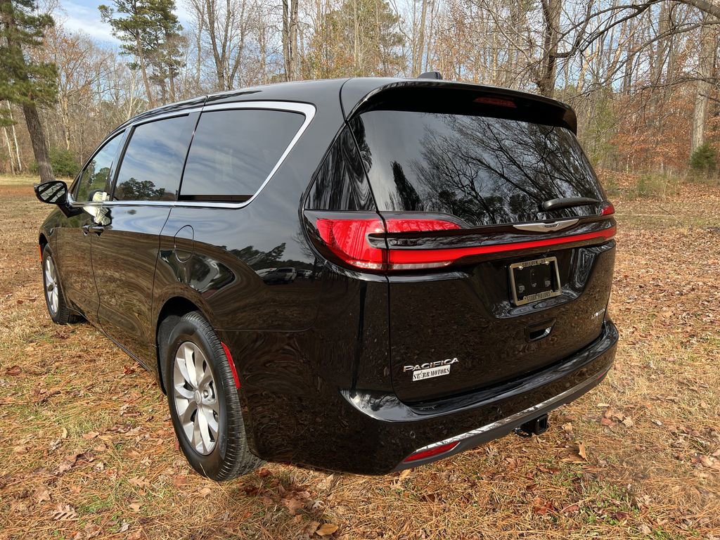 New 2026 Chrysler Pacifica Limited w/ Trailer Tow Group image 5