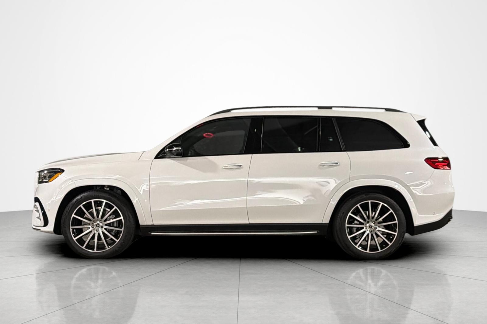 New 2026 Mercedes-Benz GLS 450 4MATIC image 2