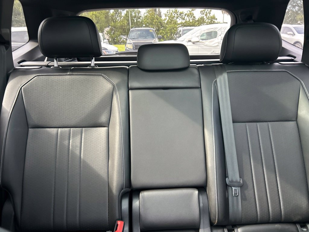 Certified 2023 Volkswagen Tiguan SE R-Line FWD image 13