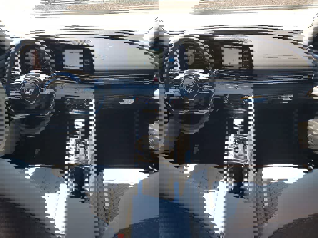 New 2026 Hyundai Elantra Limited image 14