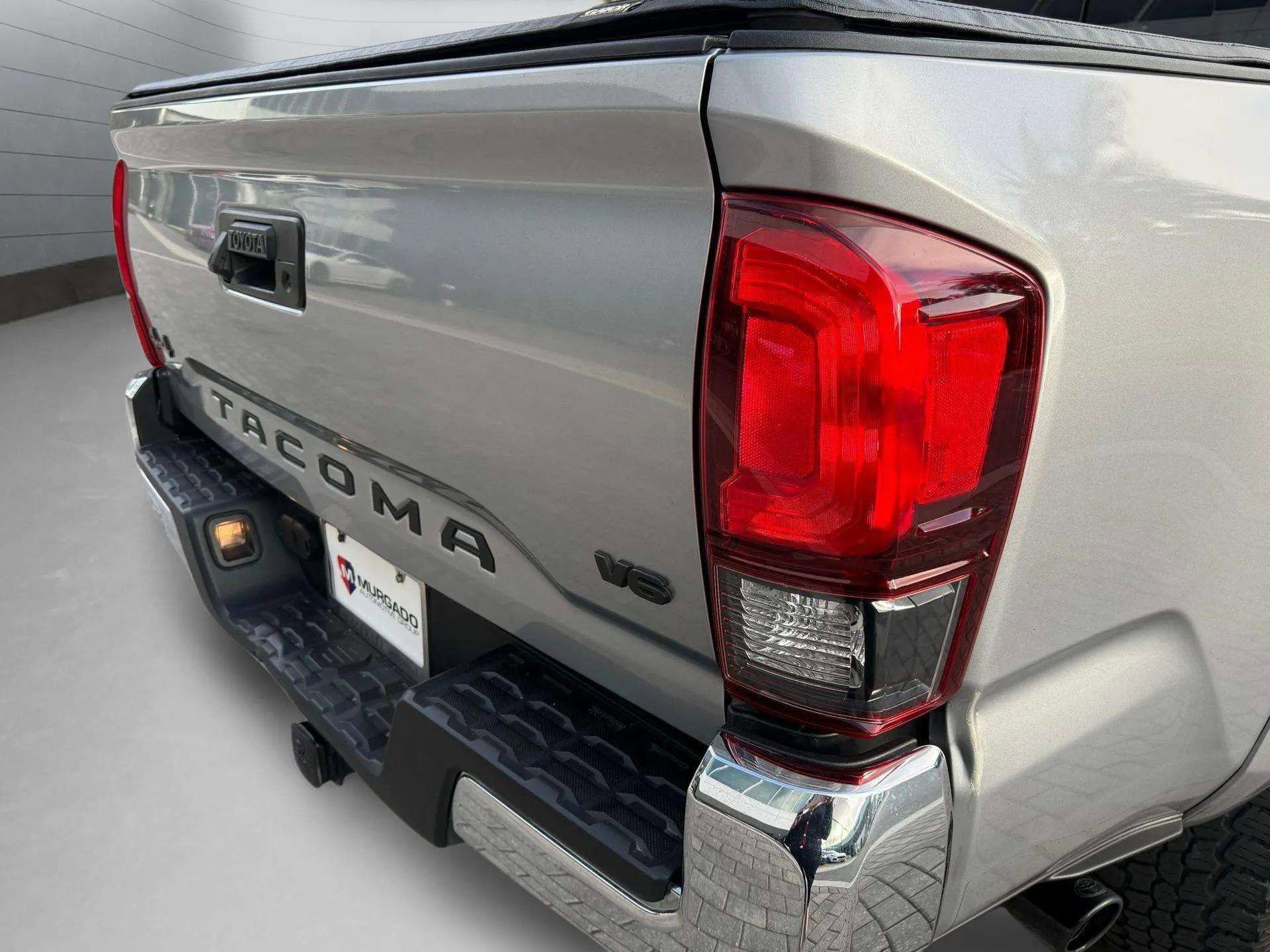 Used 2020 Toyota Tacoma SR5 image 13