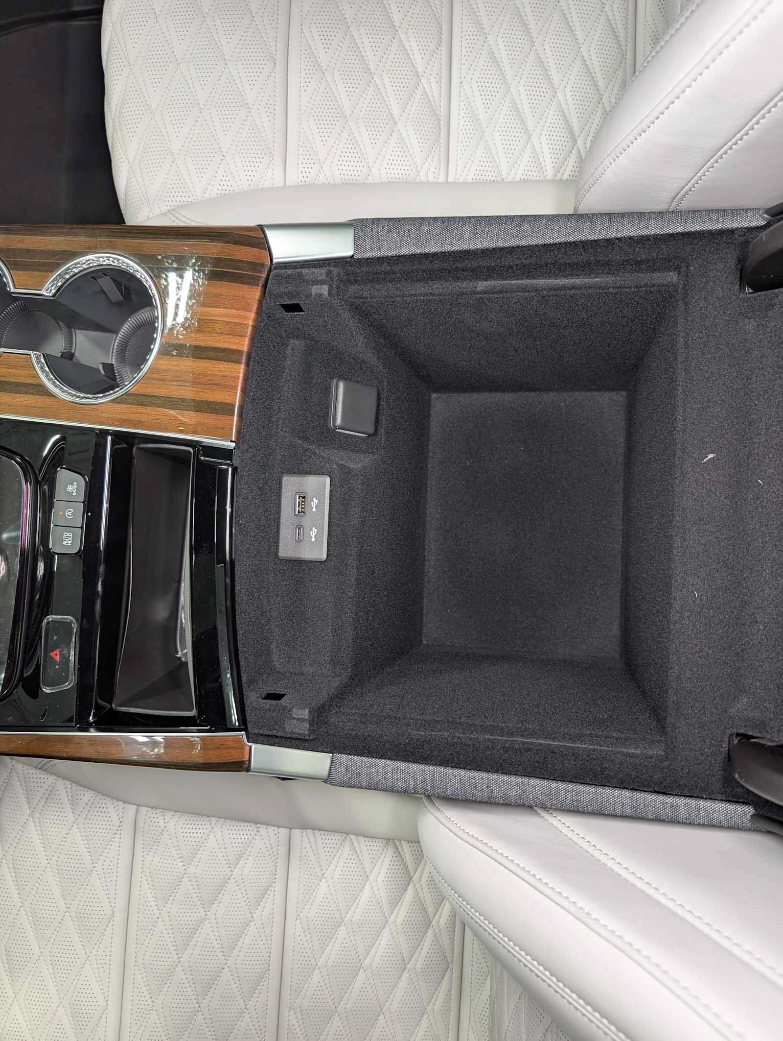 New 2026 Cadillac Escalade ESV Platinum Luxury AWD/4WD image 15