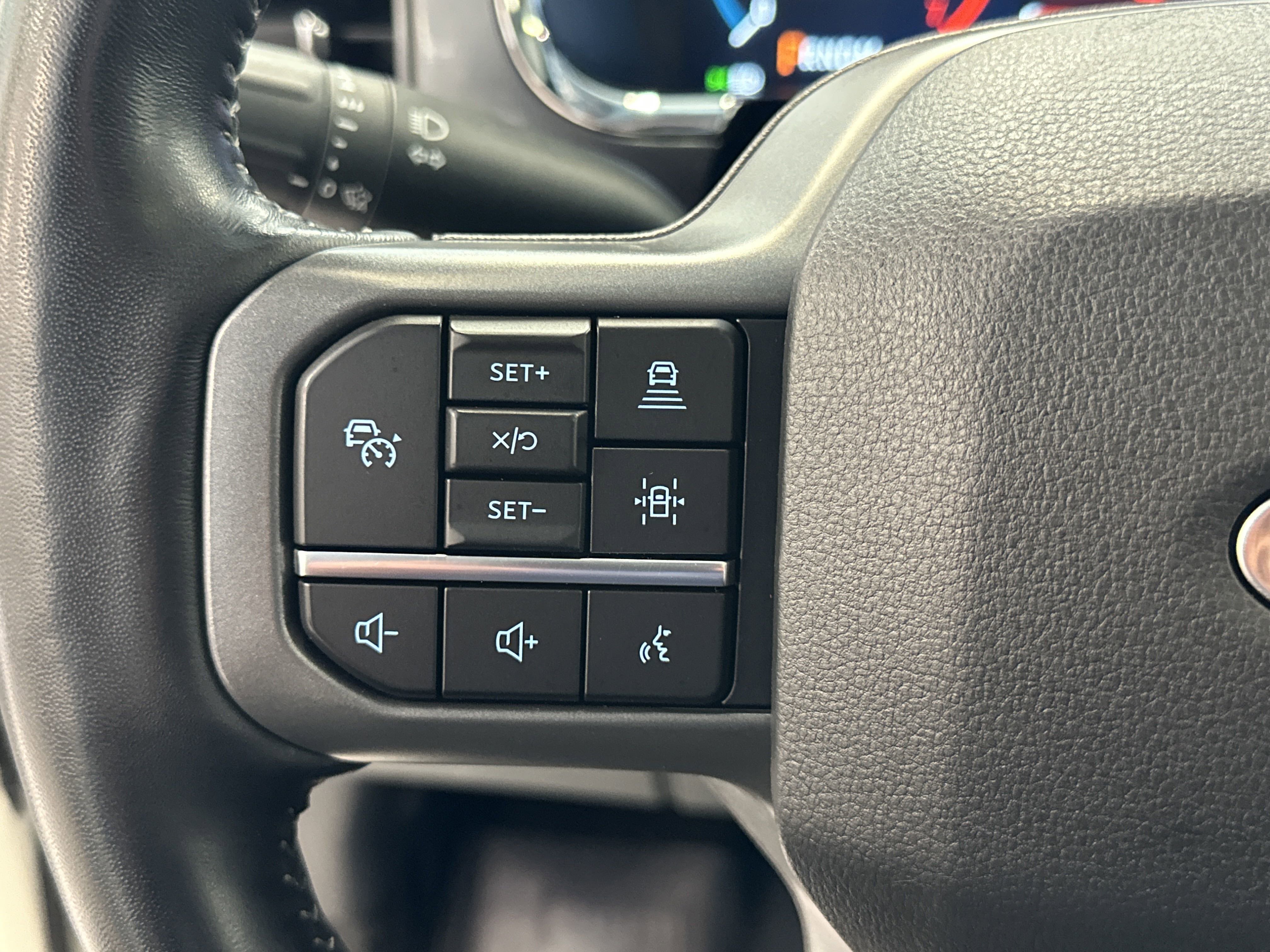 Certified 2022 Ford F150 Lariat w/ Equipment Group 502A High image 37