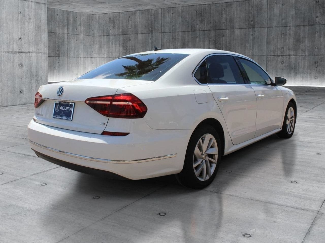 Used 2018 Volkswagen Passat 2.0T SE FWD image 6