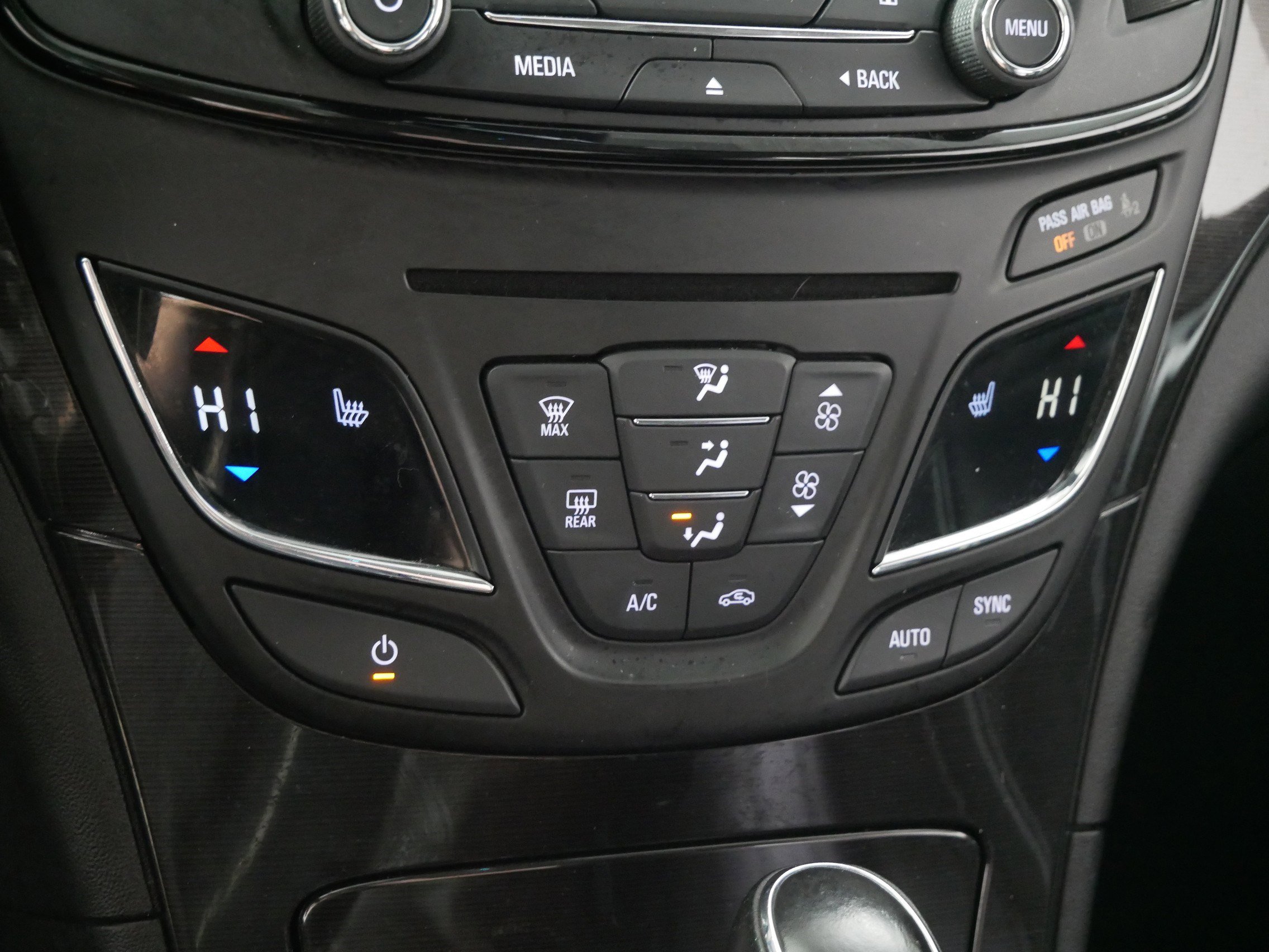 Used 2016 Buick Regal Sport Touring image 23