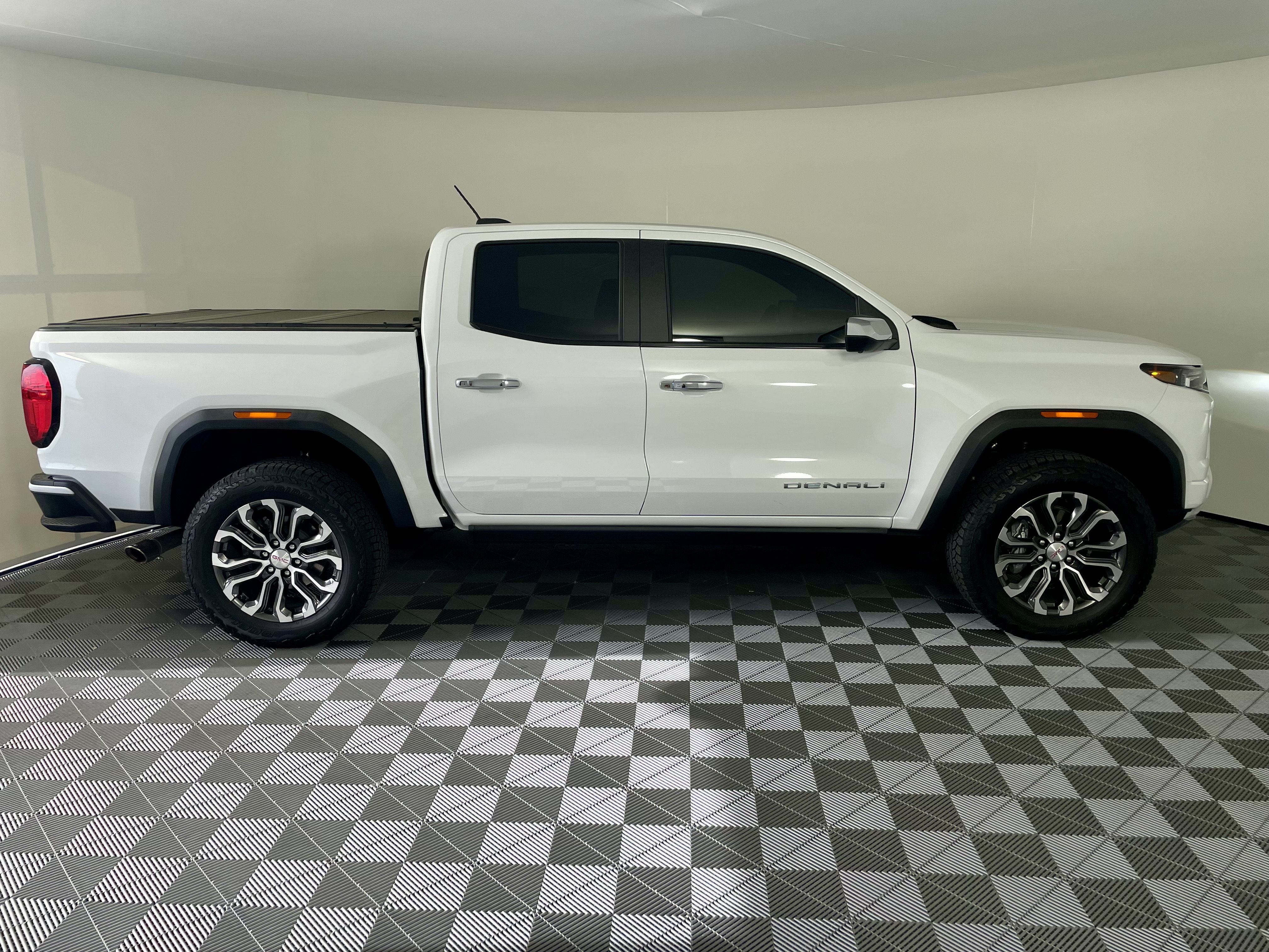 Used 2026 GMC Canyon Denali AWD/4WD image 6