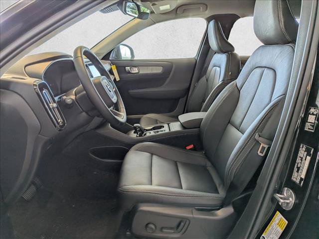 New 2026 Volvo XC40 B5 Core w/ Climate Package AWD/4WD image 4