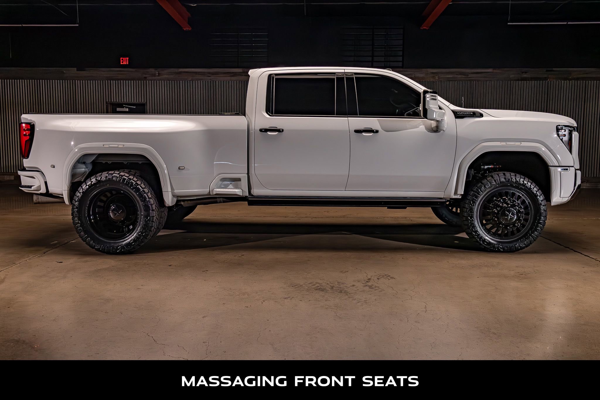 Used 2024 GMC Sierra 3500 Denali Ultimate AWD/4WD image 11