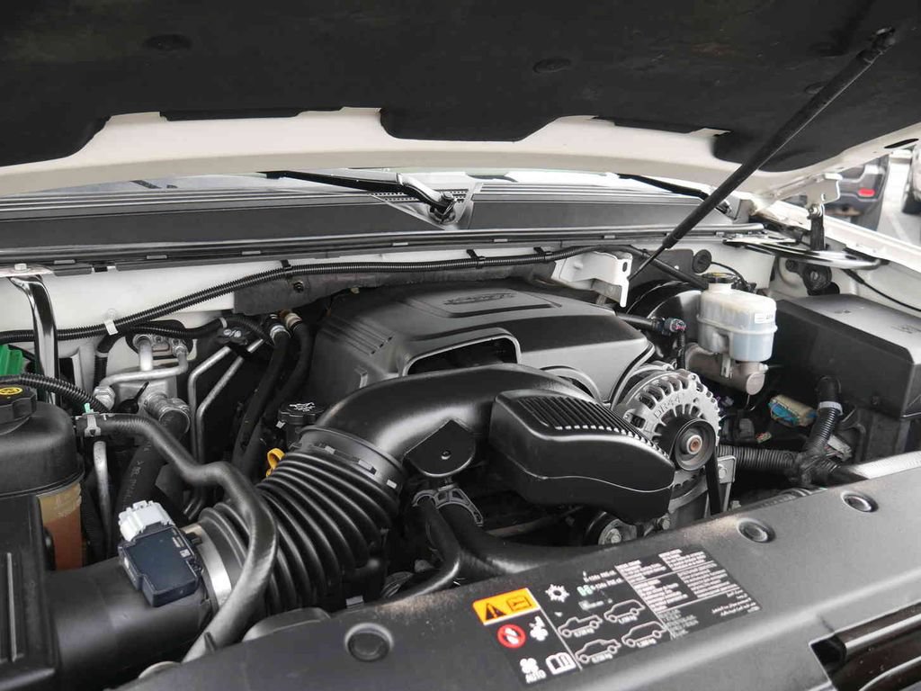Used 2011 Chevrolet Suburban LTZ AWD/4WD image 12