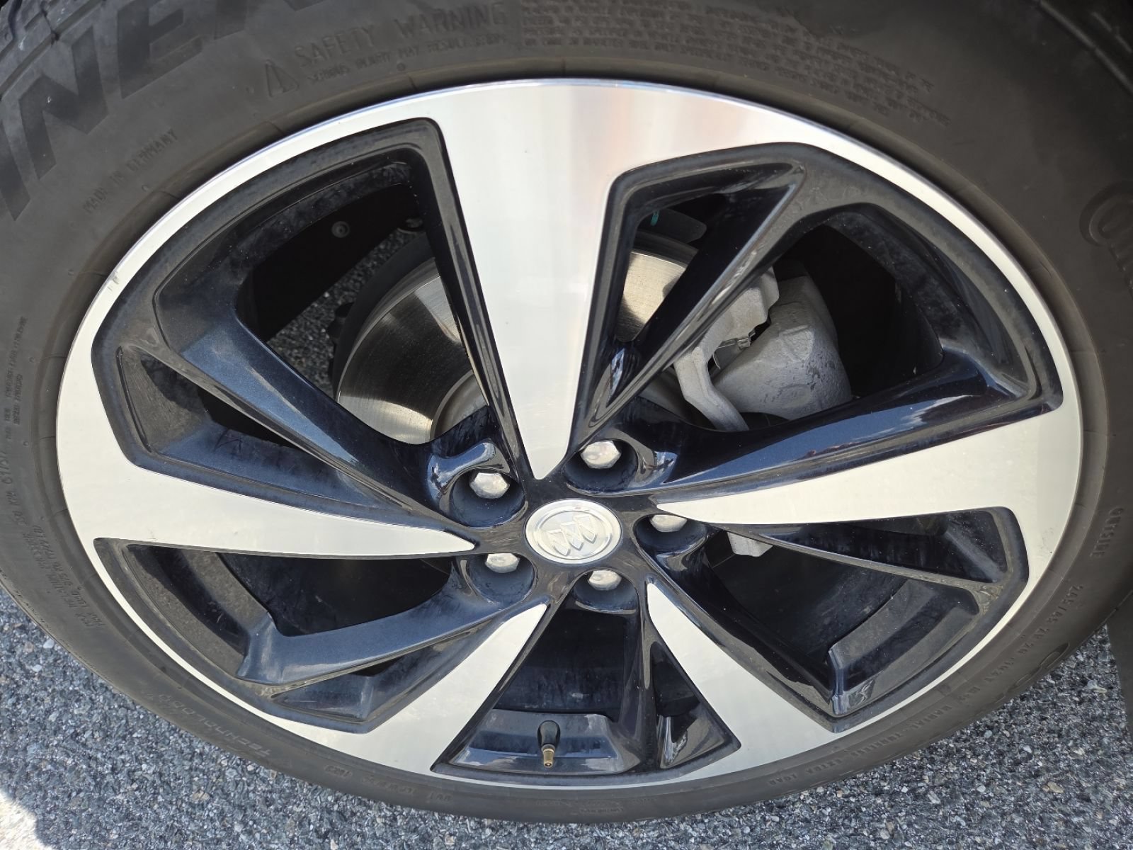 Used 2021 Buick Envision Essence FWD image 10