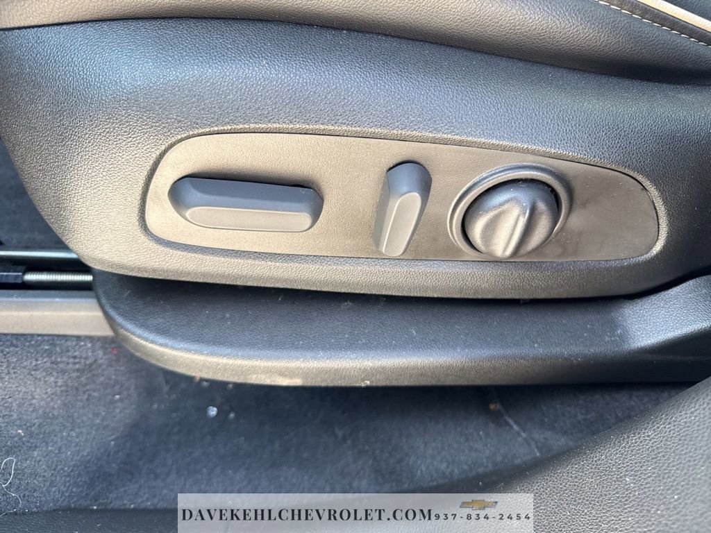 Used 2023 Chevrolet Traverse Premier image 17